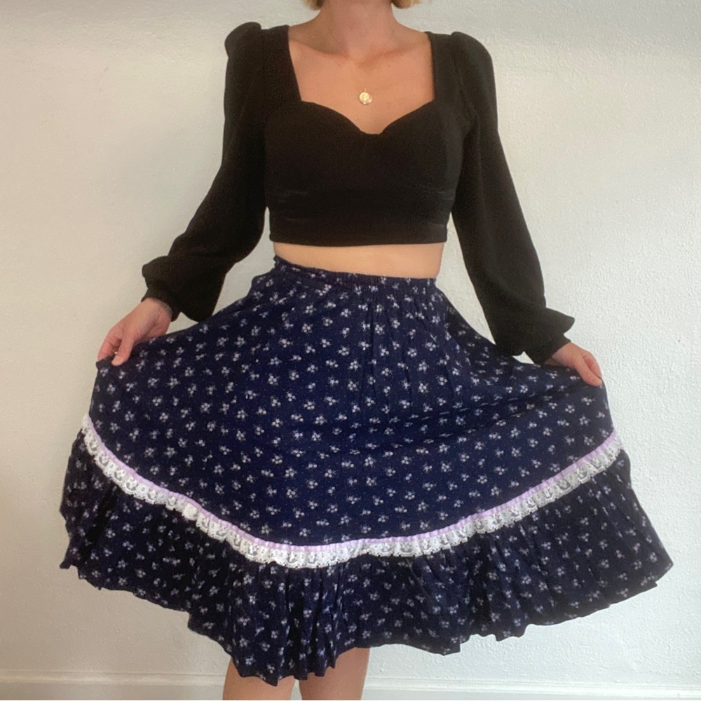 Vintage ‘80s Handmade Ditsy Calico Purple Lace Floral Prairie Circle Skirt